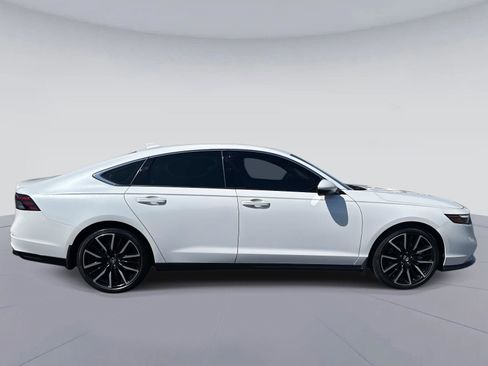 Certified 2023 Honda Accord Touring image 2