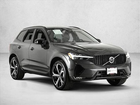 Used 2023 Volvo XC60 B6 Ultimate image 3