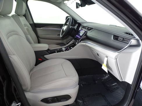 Used 2022 Jeep Grand Cherokee Overland image 17