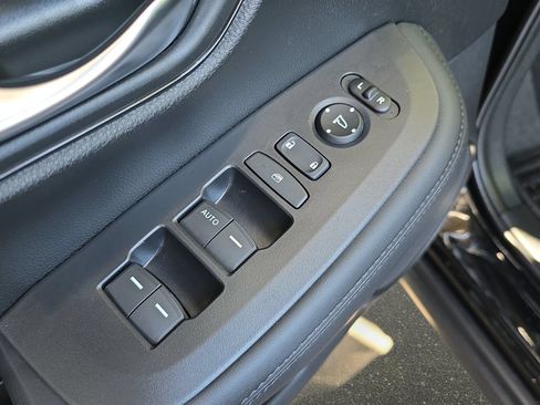 Certified 2025 Honda HR-V LX image 28