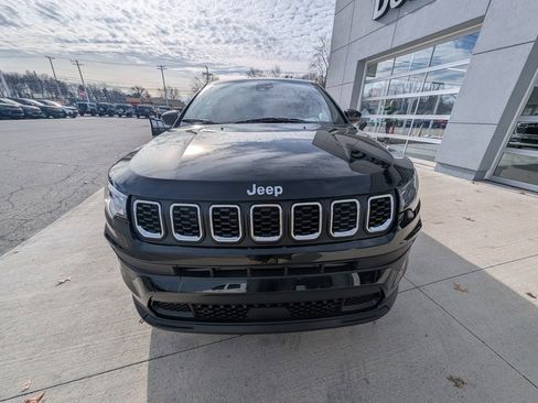 Used 2024 Jeep Compass Sport image 8