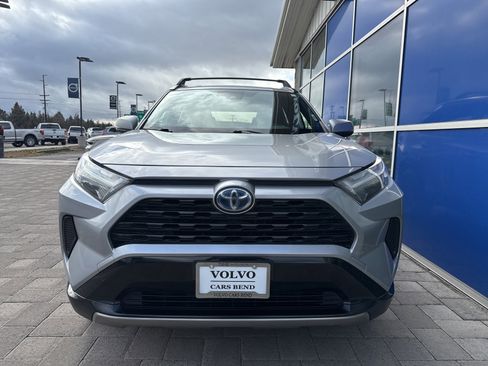 Used 2023 Toyota RAV4 SE image 2