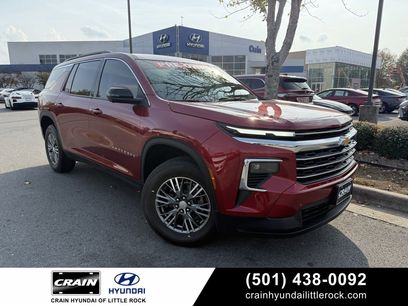 Used 2024 Chevrolet Traverse LT