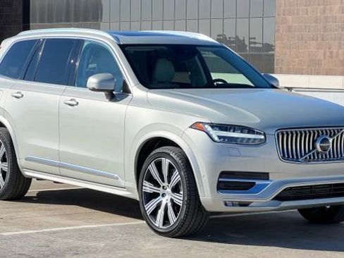 Used 2021 Volvo XC90 T6 Inscription w/ Protection Package Premier image 5