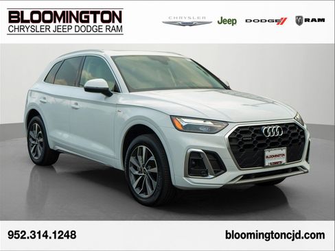Used 2023 Audi Q5 2.0T Premium w/ Convenience Package AWD/4WD image 1