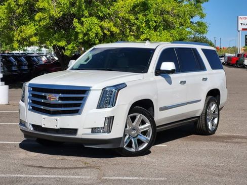 Used 2019 Cadillac Escalade Premium Luxury AWD/4WD image 2