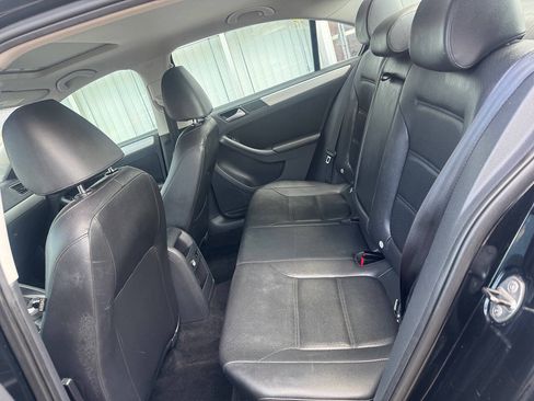 Used 2013 Volkswagen Jetta SE FWD image 15