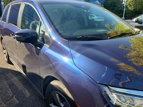 Used 2024 Honda Odyssey EX image 4