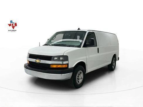 Used 2021 Chevrolet Express 2500 w/ Driver Convenience Package image 5