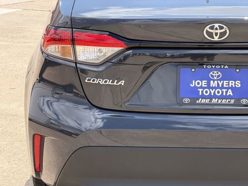 Used 2026 Toyota Corolla LE FWD image 10