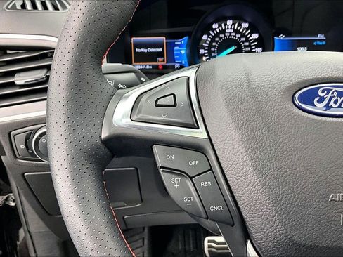 Certified 2024 Ford Edge ST-Line AWD/4WD image 18