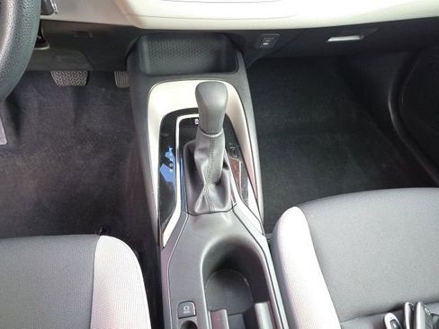 Used 2025 Toyota Corolla LE image 18