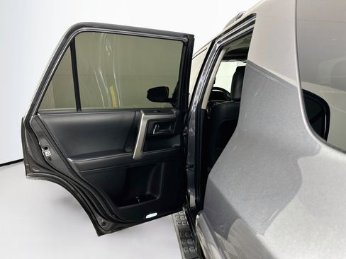 Used 2020 Toyota 4Runner SR5 Premium w/ Moonroof Package AWD/4WD image 27