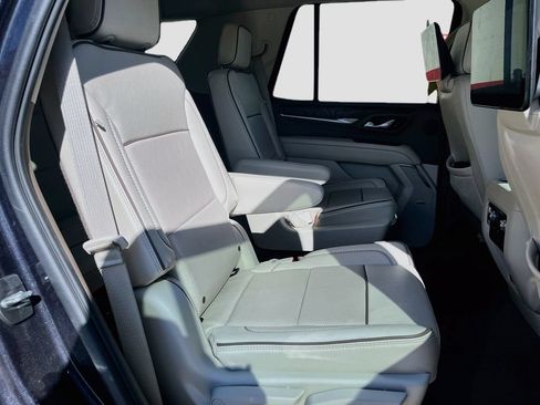 Used 2024 GMC Yukon Denali w/ Advanced Technology Package AWD/4WD image 31