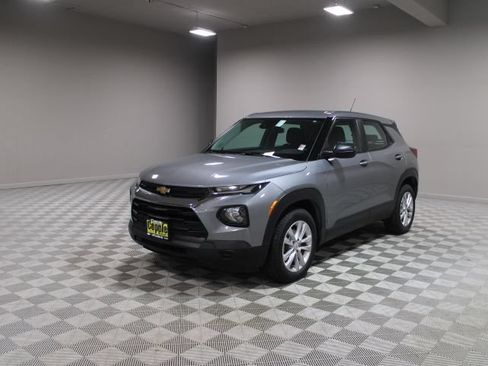Used 2023 Chevrolet TrailBlazer LS FWD image 3
