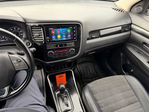 Used 2019 Mitsubishi Outlander SE image 12