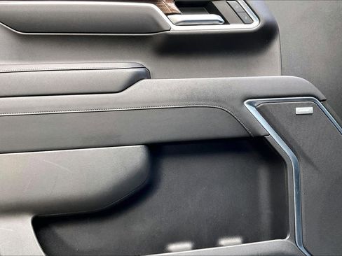 Used 2022 Chevrolet Silverado 1500 LT Trail Boss w/ LT Trail Boss Premium Package image 16