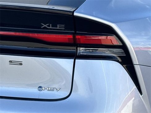 Used 2024 Toyota Prius Limited image 6