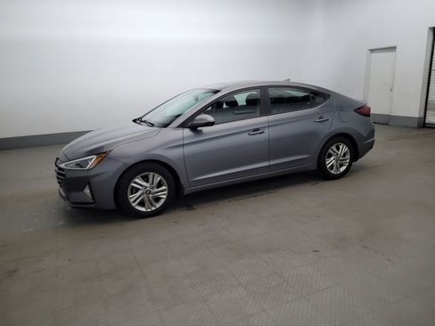 Used 2019 Hyundai Elantra Value Edition w/ Winter Weather Package FWD image 2