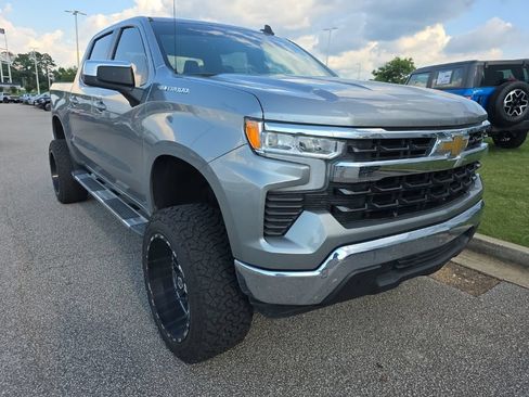 Used 2023 Chevrolet Silverado 1500 LT w/ Protection Package RWD image 10