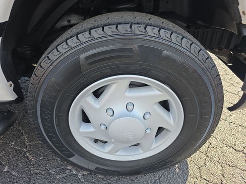 Used 2013 Ford E-250 and Econoline 250 E-250 w/ PWR Group image 15