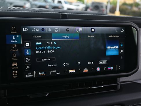 Used 2025 Jeep Wrangler Unlimited Sahara AWD/4WD image 23
