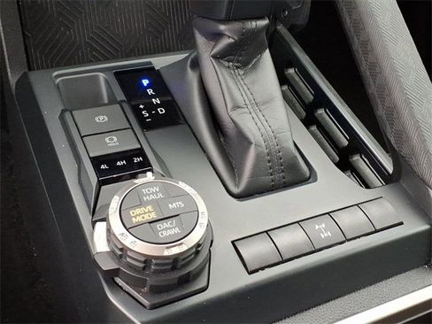 Used 2024 Toyota Tacoma TRD Off-Road image 13