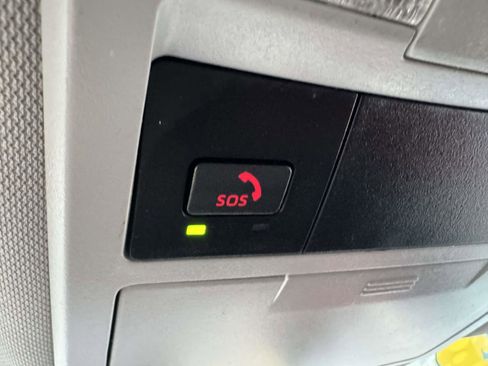 Certified 2022 Toyota Tacoma SR5 image 37