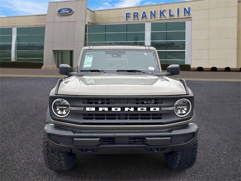 New 2025 Ford Bronco 4-Door image 2