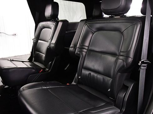 Used 2024 Lincoln Navigator Premiere image 29