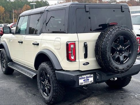 New 2025 Ford Bronco Outer Banks image 3