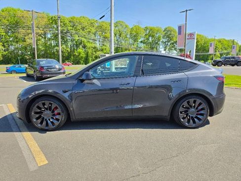 Used 2024 Tesla Model Y Performance AWD/4WD image 4