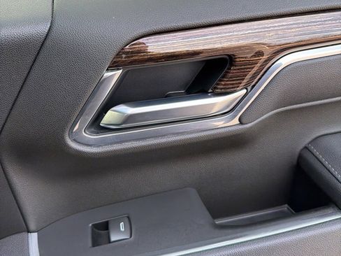 Used 2025 GMC Sierra 1500 Elevation image 51