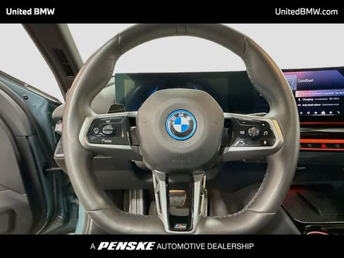 Used 2025 BMW i5 xDrive40 w/ Executive Package image 5
