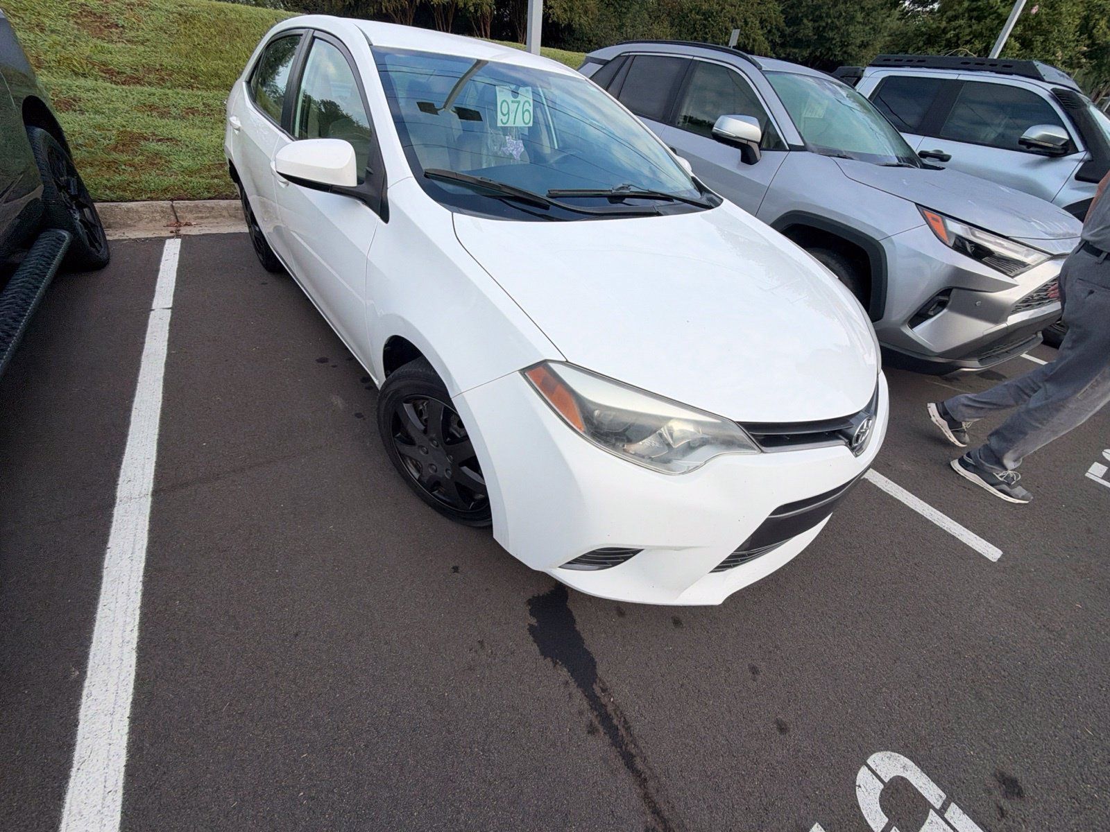 Used 2016 Toyota Corolla LE FWD image 5