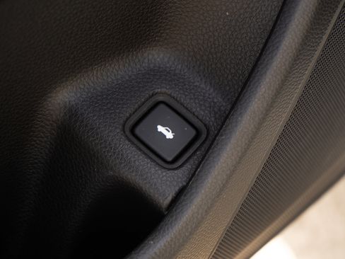 Used 2018 Honda Accord LX image 37