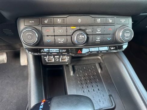 Used 2025 Dodge Durango GT image 18