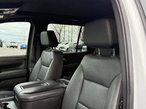 Certified 2022 Chevrolet Tahoe LT w/ Luxury Package AWD/4WD image 18
