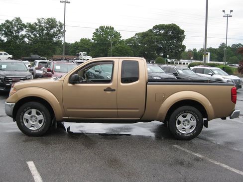 Used 2005 Nissan Frontier SE w/ (P01) Power Pkg RWD image 4