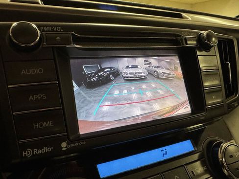 Used 2015 Toyota RAV4 XLE AWD/4WD image 32