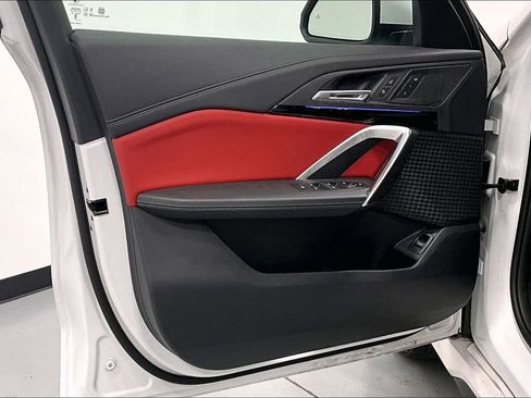 Used 2025 BMW X1 xDrive28i image 17