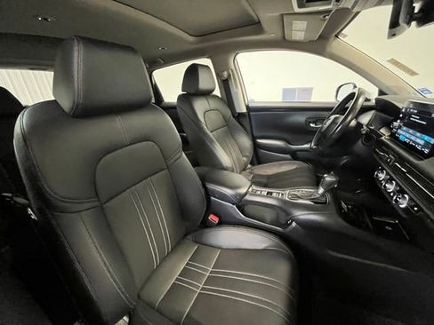 Used 2024 Honda HR-V EX-L image 9