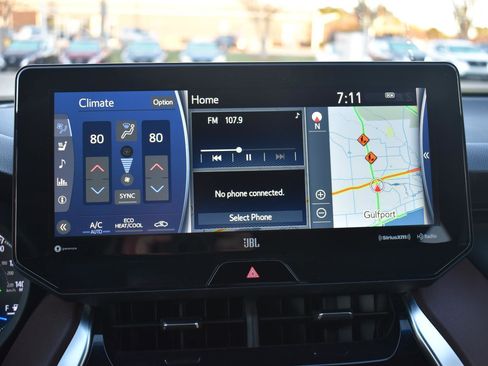 Used 2021 Toyota Venza Limited image 26