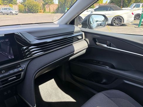 Used 2025 Toyota Camry LE image 35