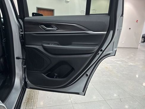 New 2025 Jeep Grand Cherokee Limited AWD/4WD image 48