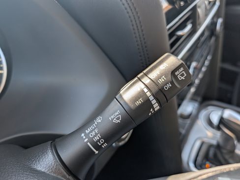 Used 2021 Nissan Armada SV image 27