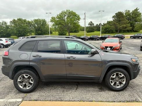 Used 2019 Jeep Cherokee Trailhawk AWD/4WD image 5