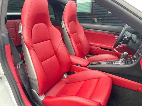 Certified 2019 Porsche 911 Targa 4 GTS image 25