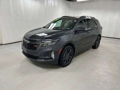 Used 2022 Chevrolet Equinox RS w/ Infotainment Package AWD/4WD image 2