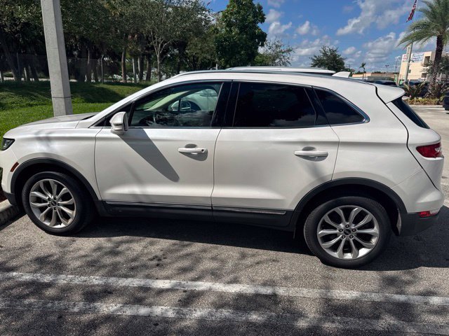 Used 2019 Lincoln MKC Select w/ Select Plus Package FWD image 9